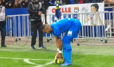 取得赛季欧冠首胜，尤文时隔419天再次在欧冠客场赢球（尤文收获本季欧冠首胜，时隔419天再度欧冠客场告捷）