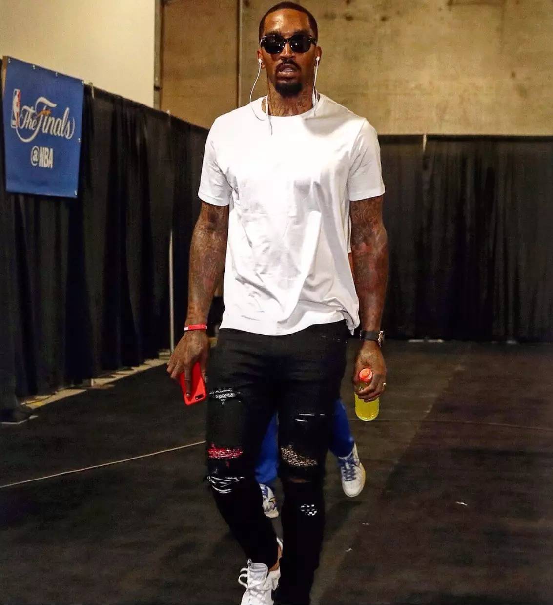 NBA战报：约基奇40分9板8助，掘金134-133险胜老鹰（NBA焦点战：约基奇砍40分9板8助，掘金134-133一分险胜老鹰）