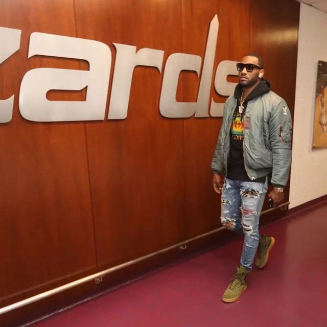 NBA球员交易及赛季影响分析（NBA球员交易对赛季格局的影响解析）