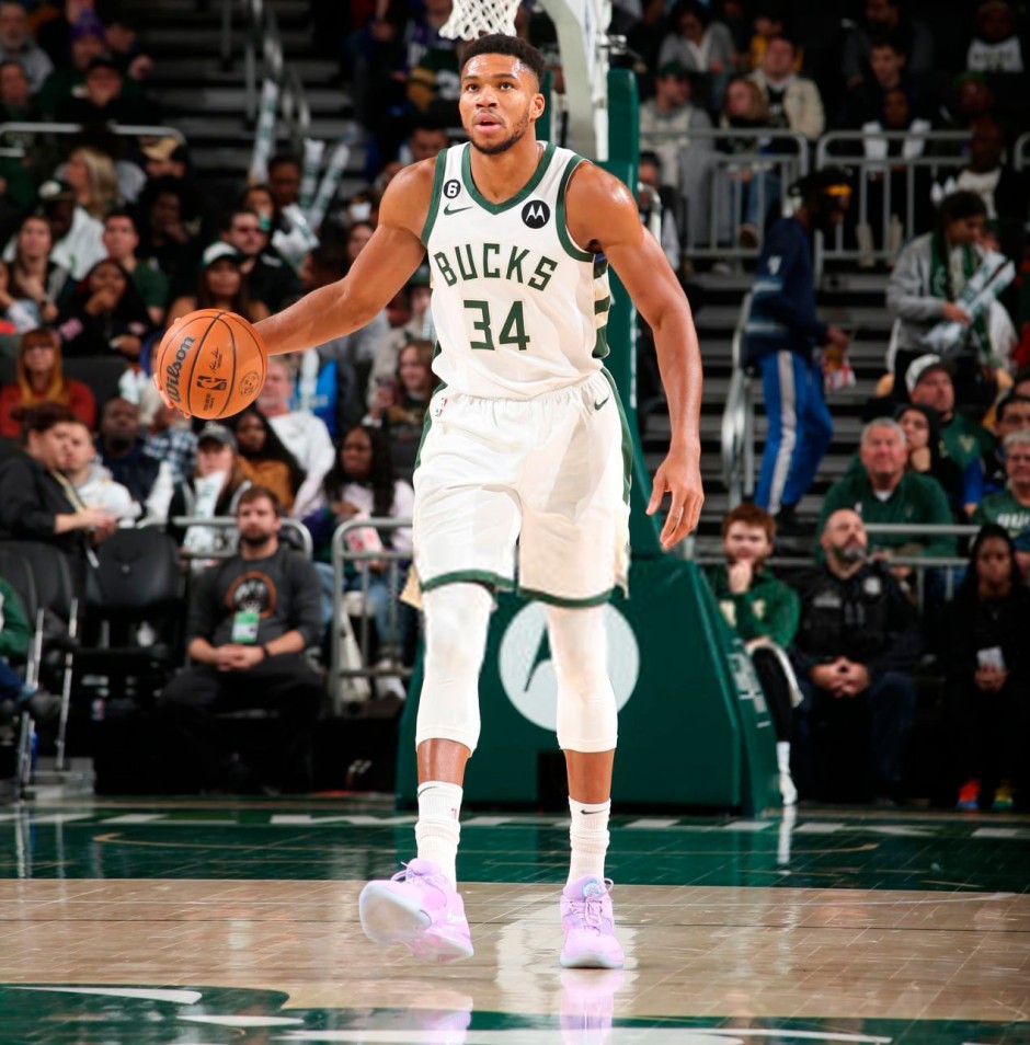 邮报整理C罗豪车收藏：有多辆布加迪，最贵的车价值850万英镑（邮报盘点C罗豪车收藏：多台布加迪在列，最贵座驾高达850万英镑）