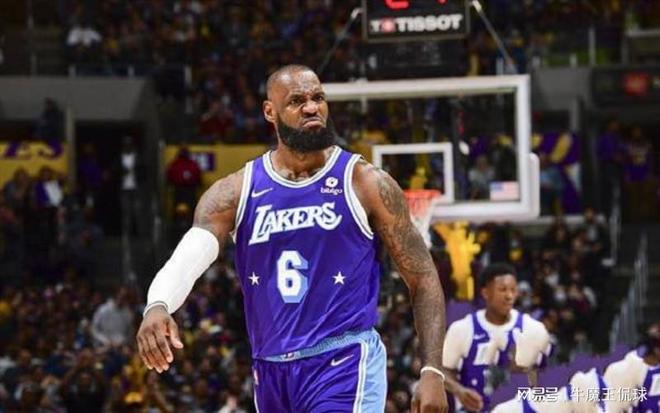 德比疑似遭不公判罚，悉尼FC主帅：球员们显然认为这是点球（德比或遭误判？悉尼FC主帅：队员一致认定应判点球）