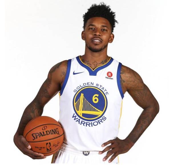 “帅白龙”罗超连克四强，豪取全国自由搏击锦标赛冠军！（帅白龙罗超连斩四强，问鼎全国自由搏击锦标赛！）